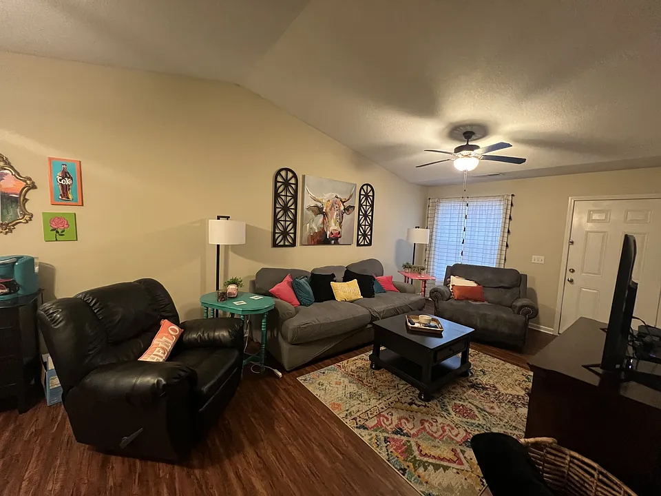 2205 Opportunity Dr #B