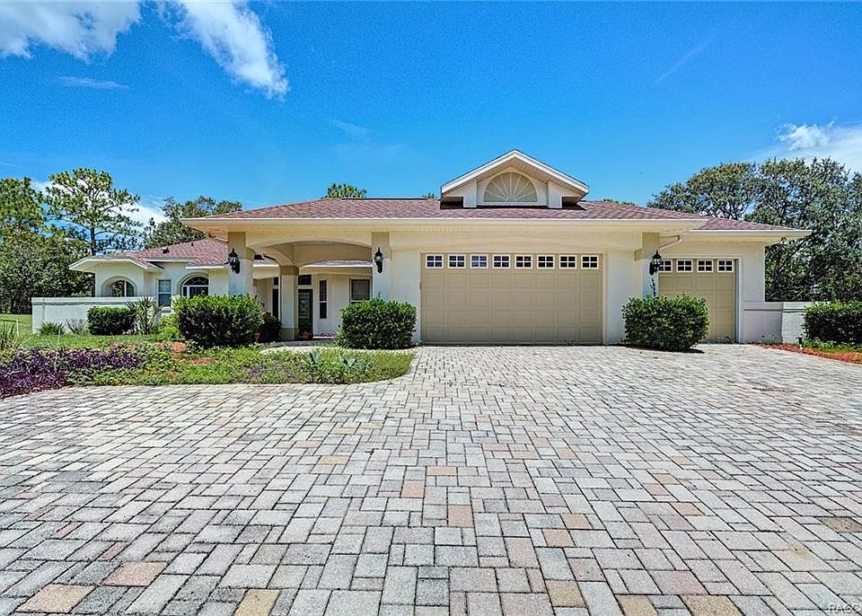 1st image of 32 Corkwood Blvd
