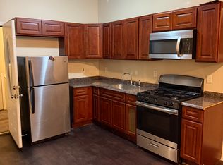 141 6th Ave #2R, Troy, NY 12180