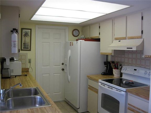 5th image of 18717 Countryman Ave