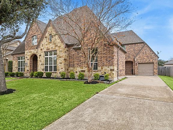 2nd image of 6019 Majestic Pines Drive