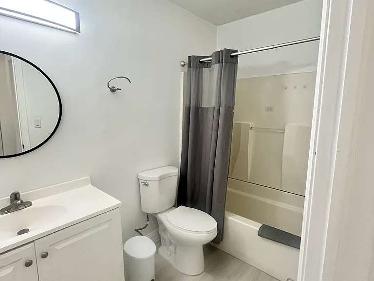 321 SW 14th St #3 — Photo 12