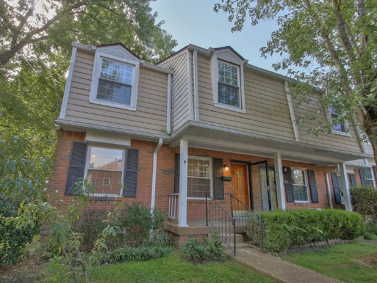 3 bed, 2.5 bath, 1480 sqft, $1,800 — Photo 1