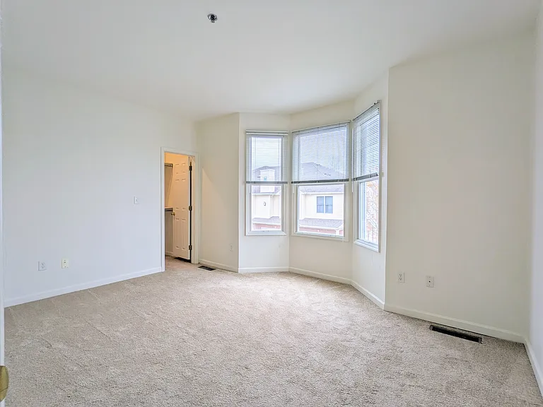 Westmount Apartments — Photo 58
