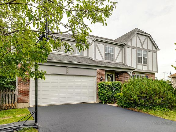 2nd image of 344 Yorkshire Dr