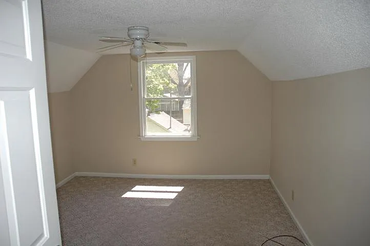 216 Cary St — Photo 15