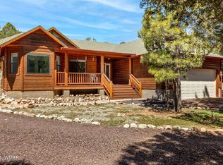 3366 Navajo Dr, Overgaard, AZ 85933