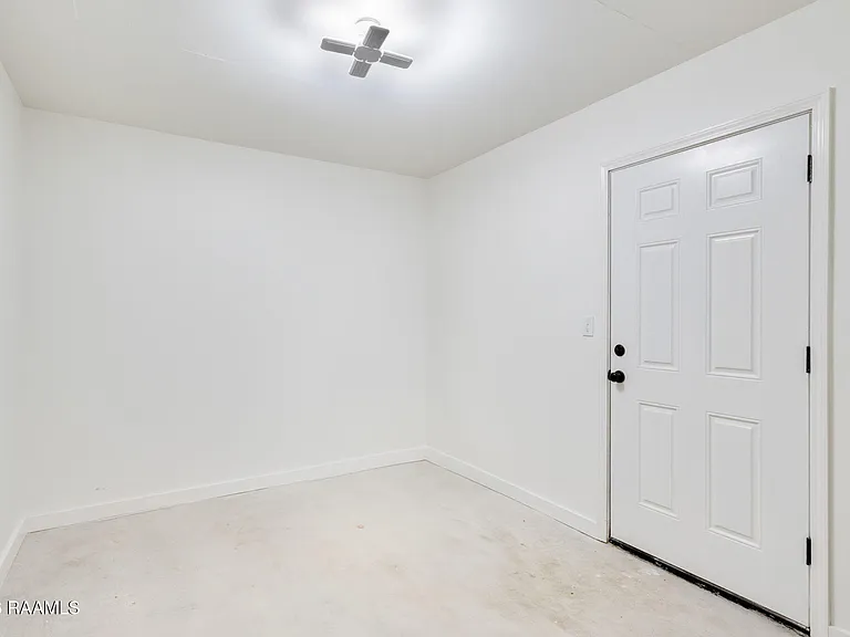304 W Broussard St — Photo 18