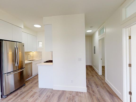 4th image of 179 Dolores St #6