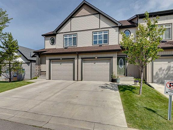 3rd image of 72 W Copperpond Lndg SE