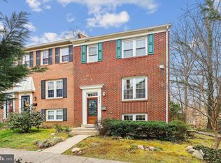 8088 Sleepy View Ln, Springfield, VA 22153