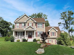 16 Hidden Meadow Rd, Seymour, CT 06483