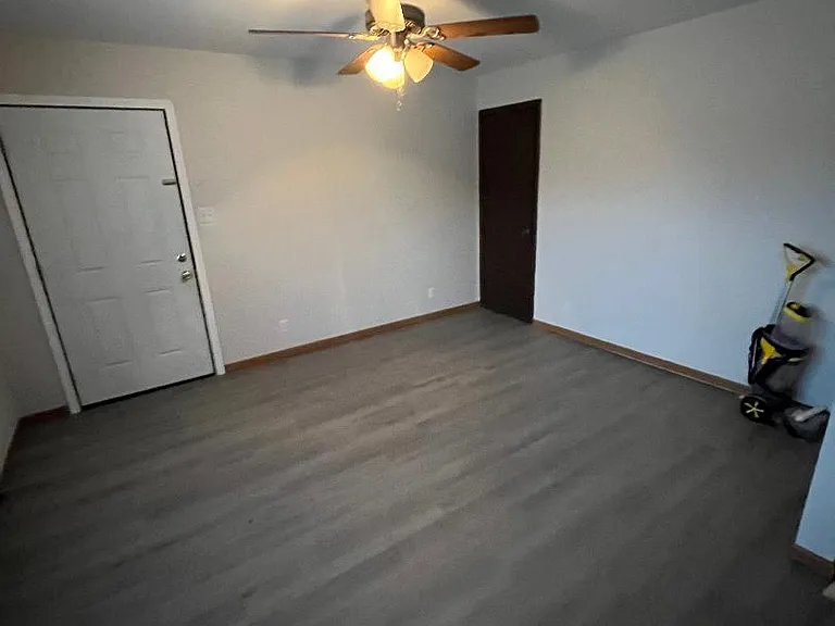 265 Lone Oak Dr — Photo 2