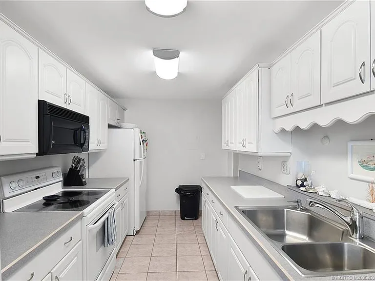 10044 S Ocean Dr #401 — Photo 7