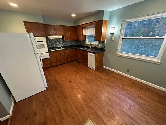 5th image of 2528 Donna Dr