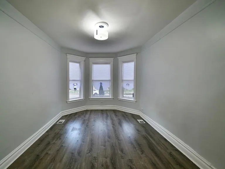 6344 S Eberhart Ave #1 — Photo 2