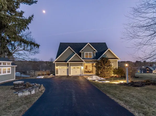 4 WINTERBERRY Drive, Dover, NH 03820