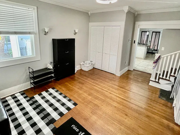 803 E James St — Photo 15