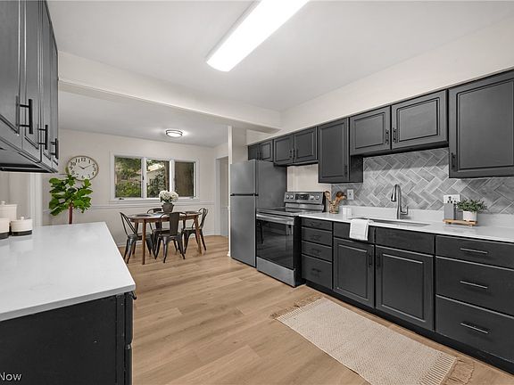 3rd image of 2348 Buena Vista Dr
