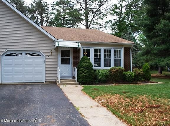 2nd image of 1B Elmwood Ct #52