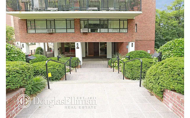 Sold by Douglas Elliman | media 18