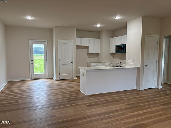 2nd image of 219 Jacobs Ridge Dr