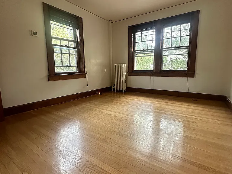 325 Bogert Ave — Photo 8