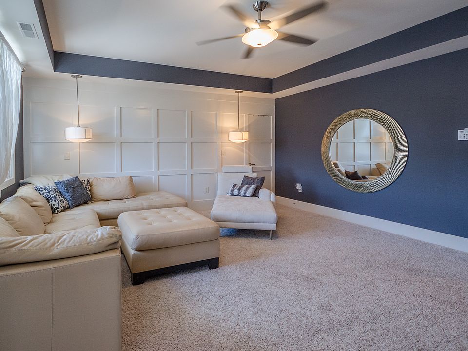 Master suite sitting area