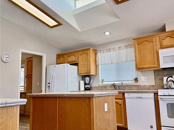 5th image of 1245 W Cienega Ave Space 125