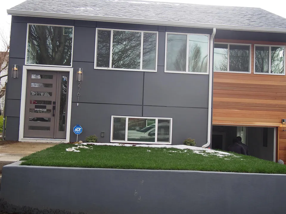 2761 E Yesler Way
