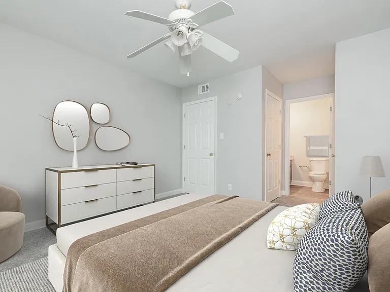 Doral Apartments — Photo 35