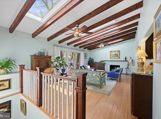 6439 Lakeview Dr, Falls Church, VA 22041