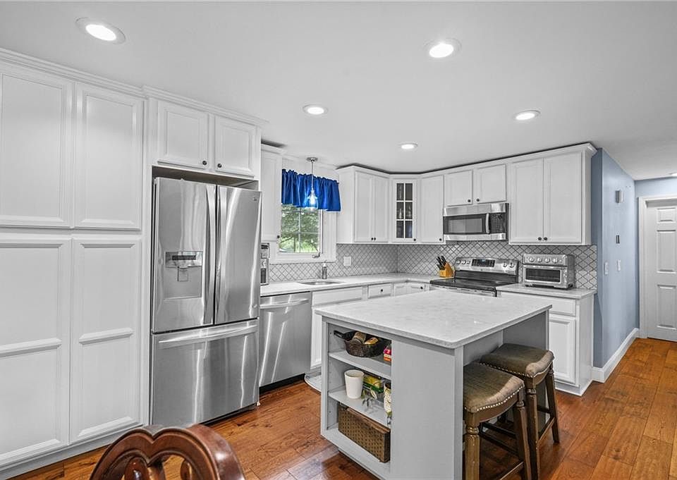 36 Barton Ave, Warren, RI 02885 Zillow