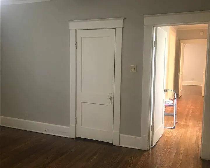 688 S Mansfield St — Photo 20