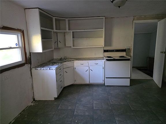 5th image of 342 E 6th Ave
