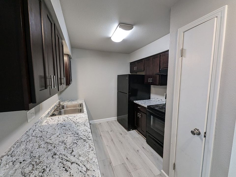 1st image of 591 E Boswell St APT 22