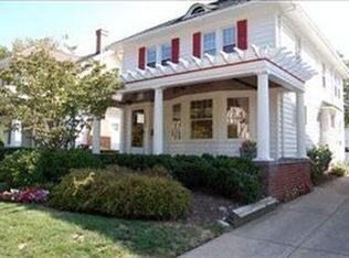 1083 Summit Ave, Lakewood, OH 44107
