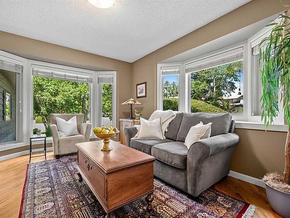 4th image of 39 N Deermoss Pl SE