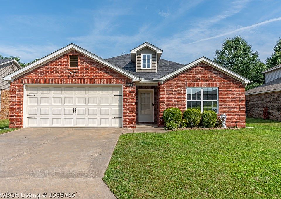 1st image of 7804 Parkview Dr