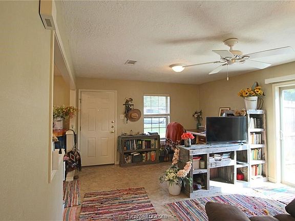 4th image of 3604 Forestwood Dr #B