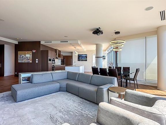 3rd image of 1128 Georgia St W #5004