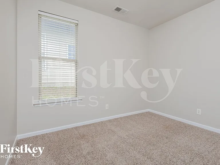 1000 Medinah Dr — Photo 12