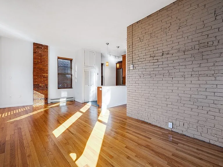 8 Battery St #14 — Photo 16