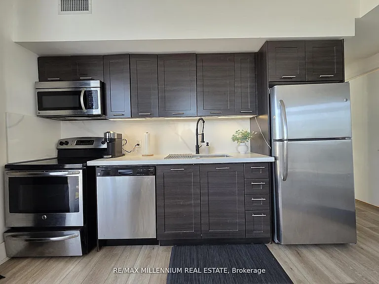 2212 Lake Shore Blvd W #3106 — Photo 2