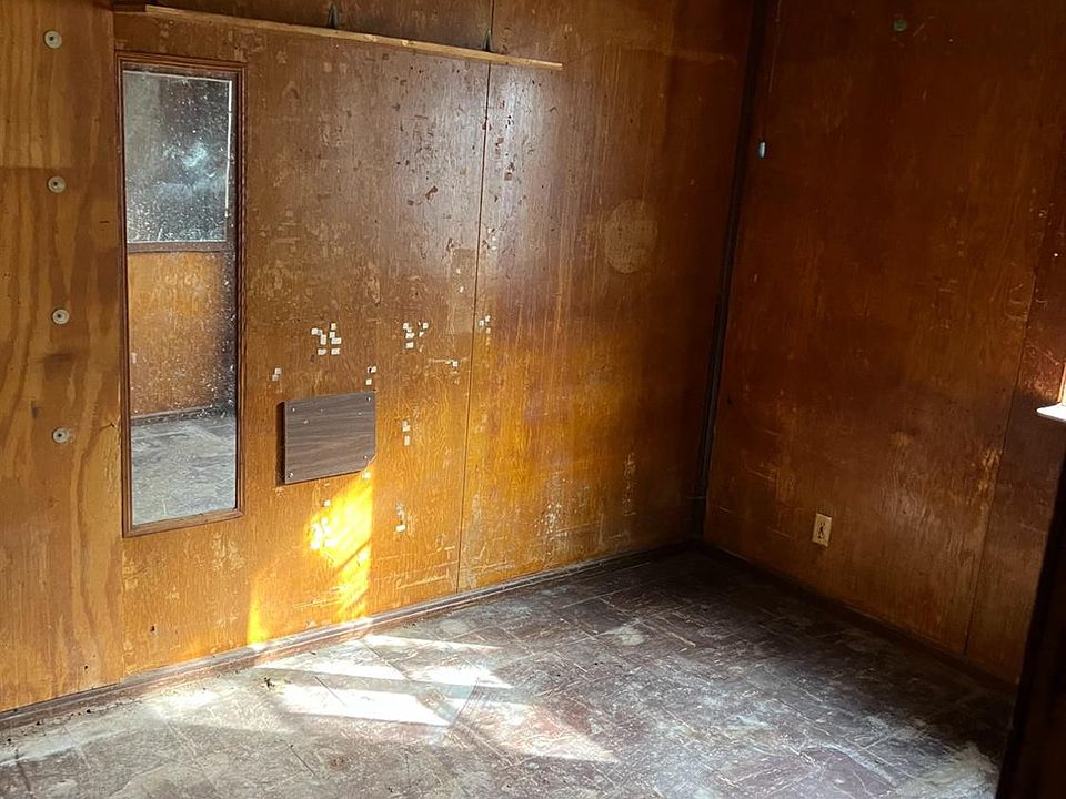 2nd image of 3934 Fillmore St