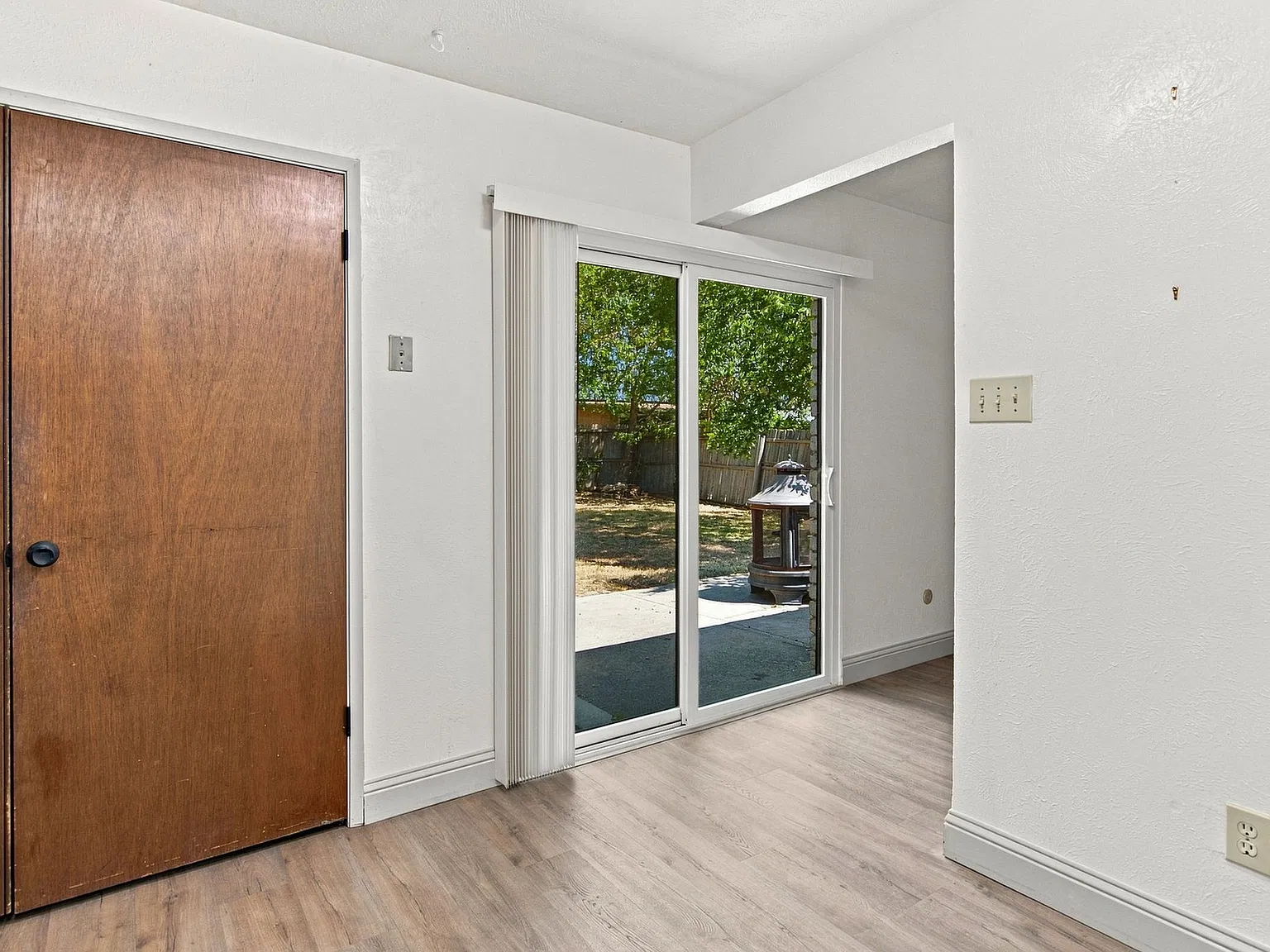 3 bed, 1674 sqft, $2,000 — Photo 2