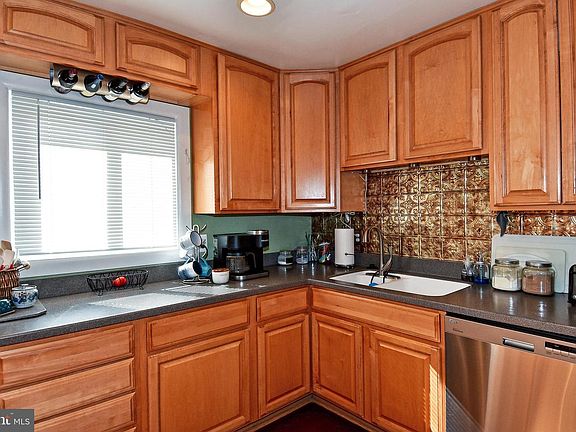 5th image of 14157 Landon Ln