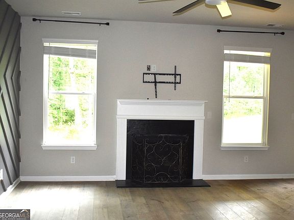 3rd image of 1049 Homer Ln