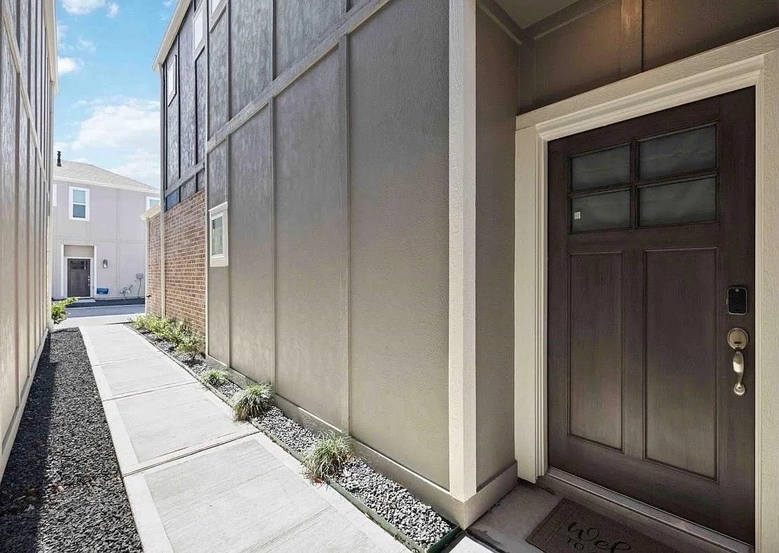 2 bed, 2.5 bath, 1571 sqft, $2,500 — Photo 3