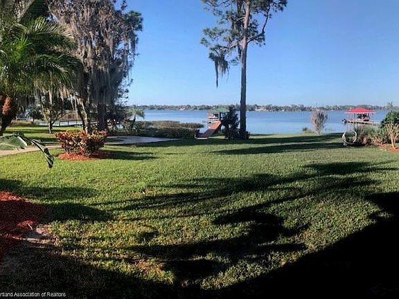 3rd image of 41 Meadowlake Cir N